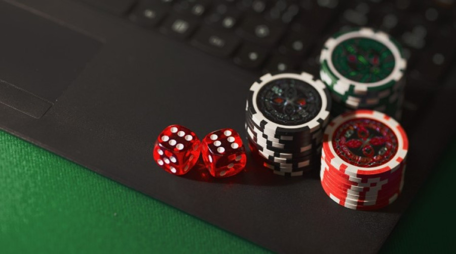 Live Casino at Janusz Casino: Are Live Dealers Available in Poland?